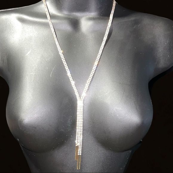 Jewelry - Gorgeous vintage gold back rhinestone tassel necklace